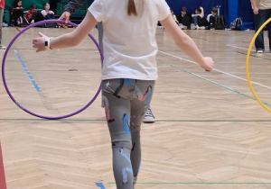 Dzieci biorą udział w zawodach sportowych