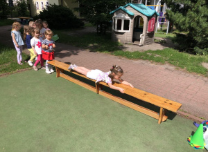 Zabawy sportowe z okazji Dnia Dziecka